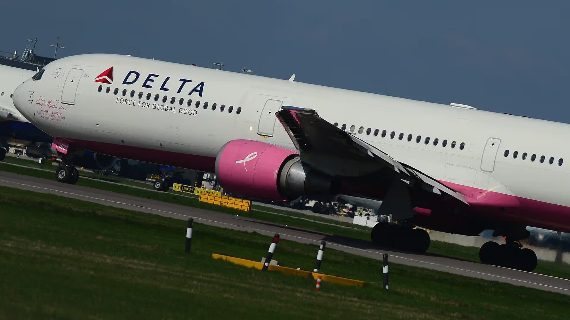 N845MH — Twin-engine aircraft
