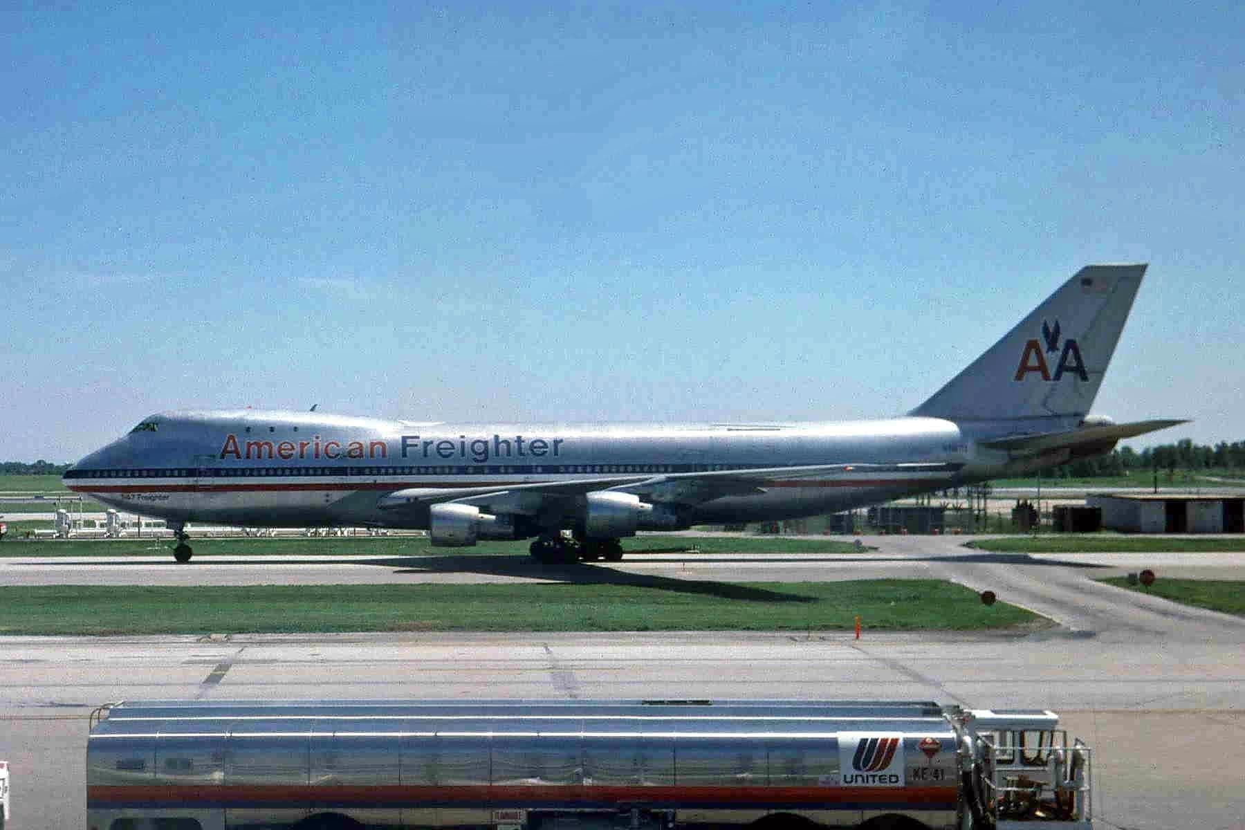 N9672 — Boeing