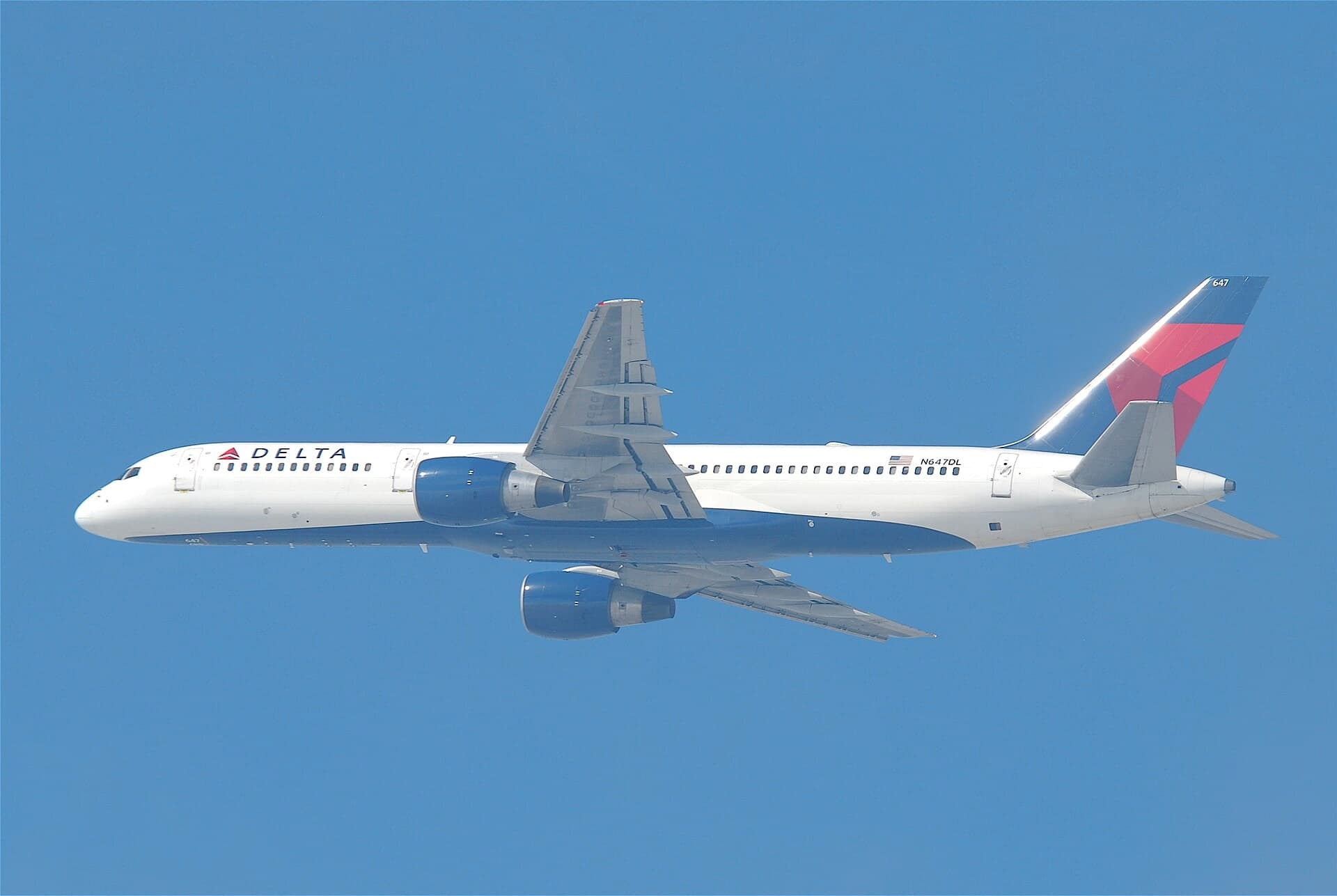 N647DL — Twin-engine aircraft
