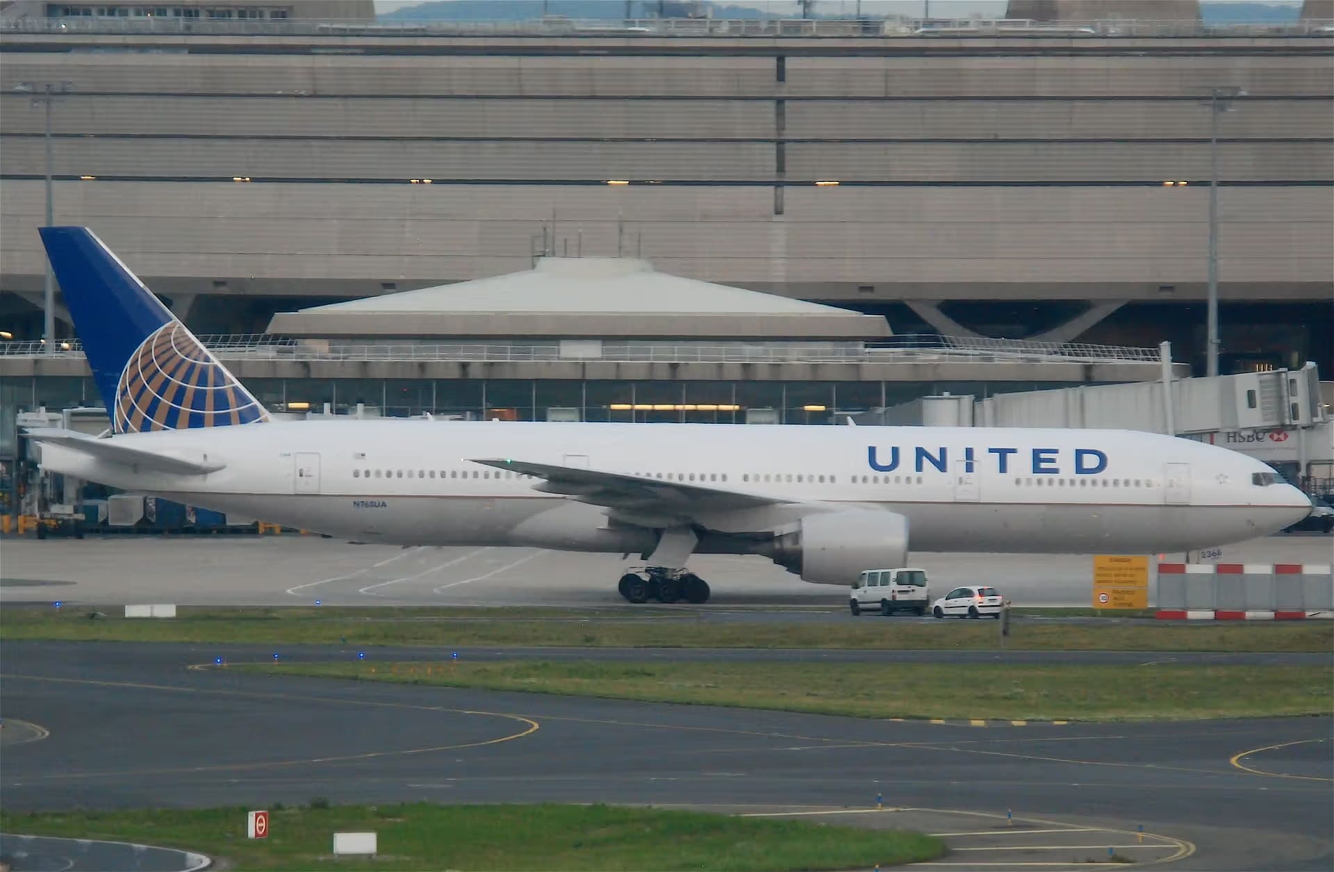 N768UA — Boeing