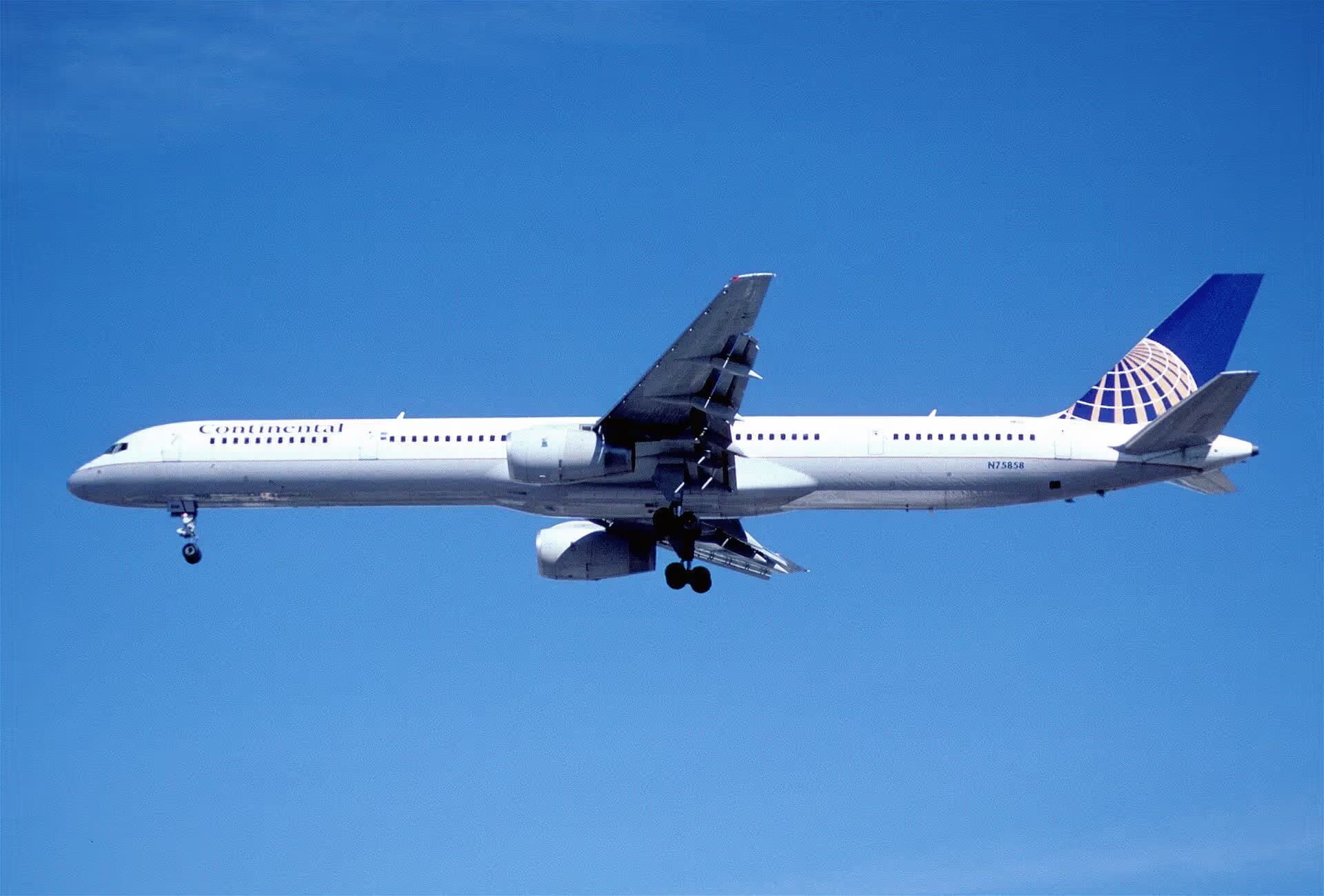 N75858 — Boeing