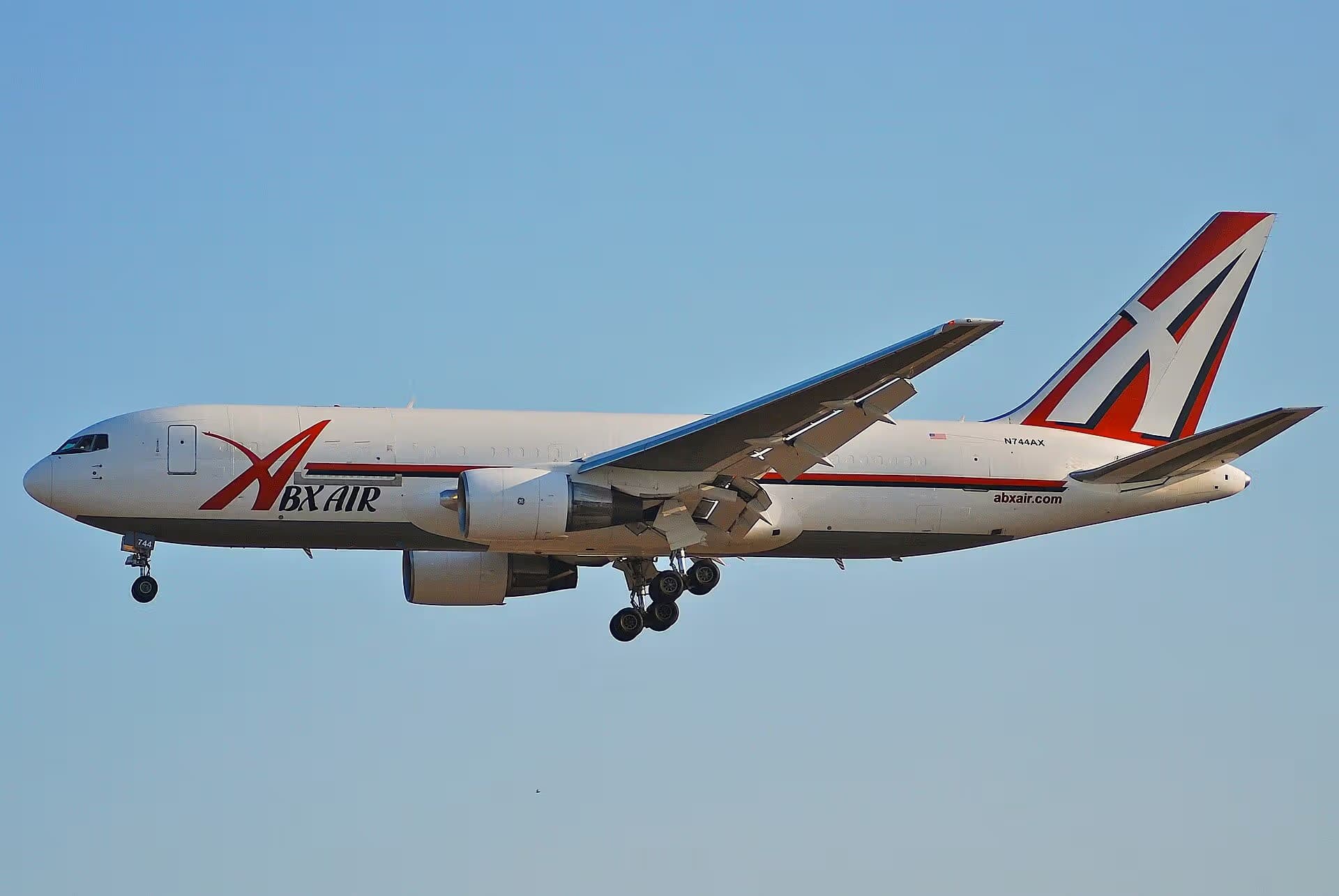 N744AX — Boeing