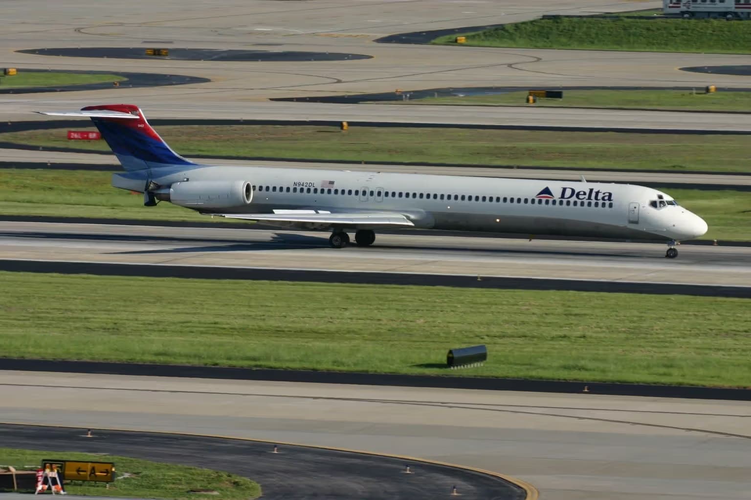 N942DL — Aircraft