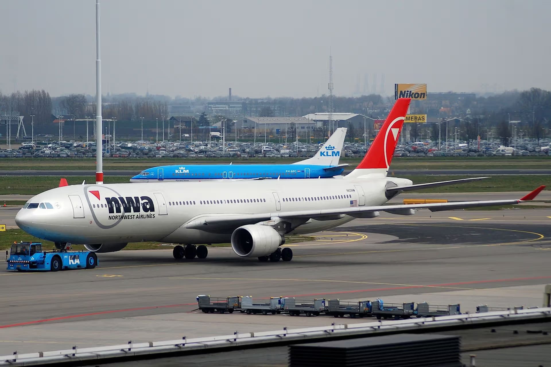 N809NW — Twin-engine aircraft