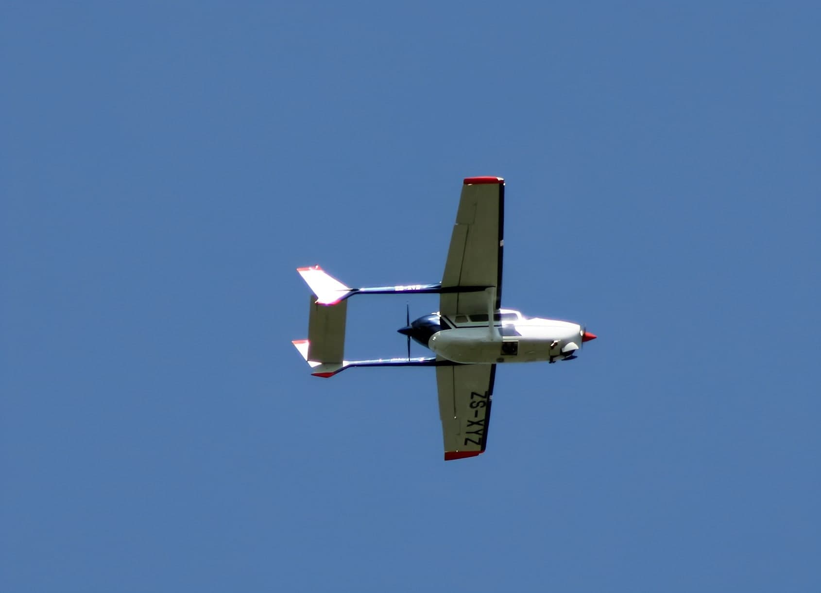ZS-XYZ — Cessna