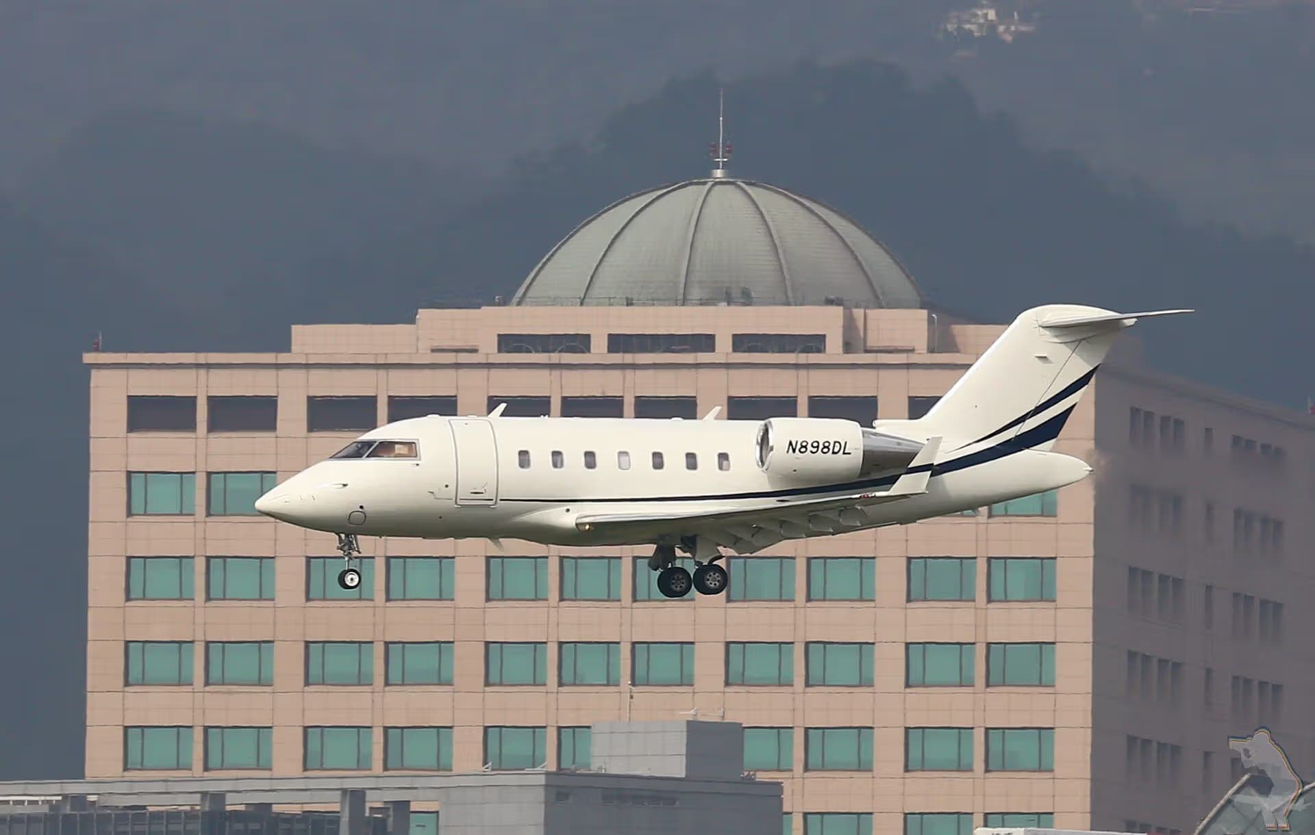 N898DL — Business jet
