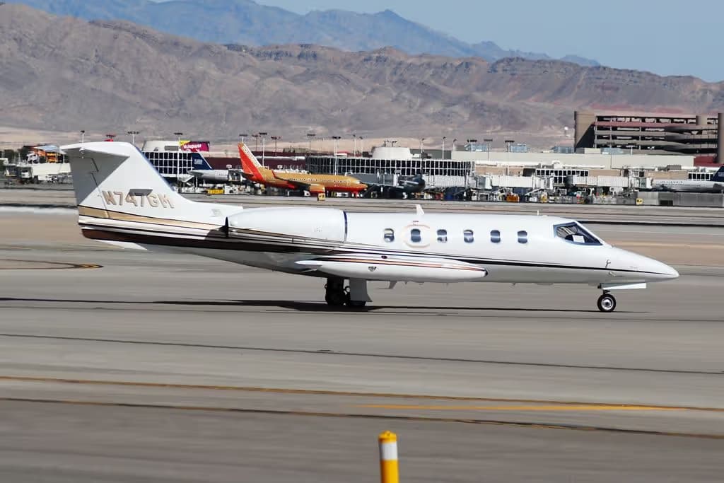N747GM — Business jet