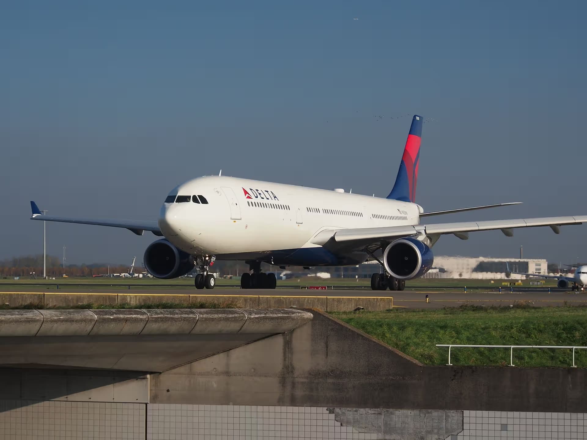 N828NW — Airbus