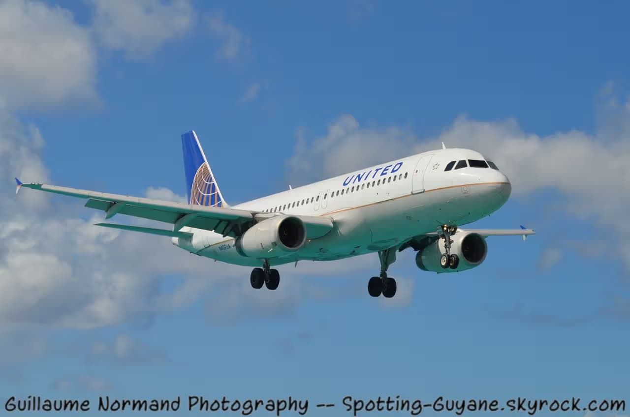 N407UA — Airbus