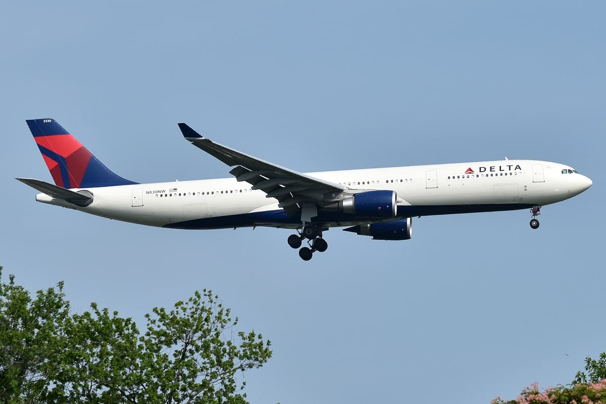 N830NW — Twin-engine aircraft