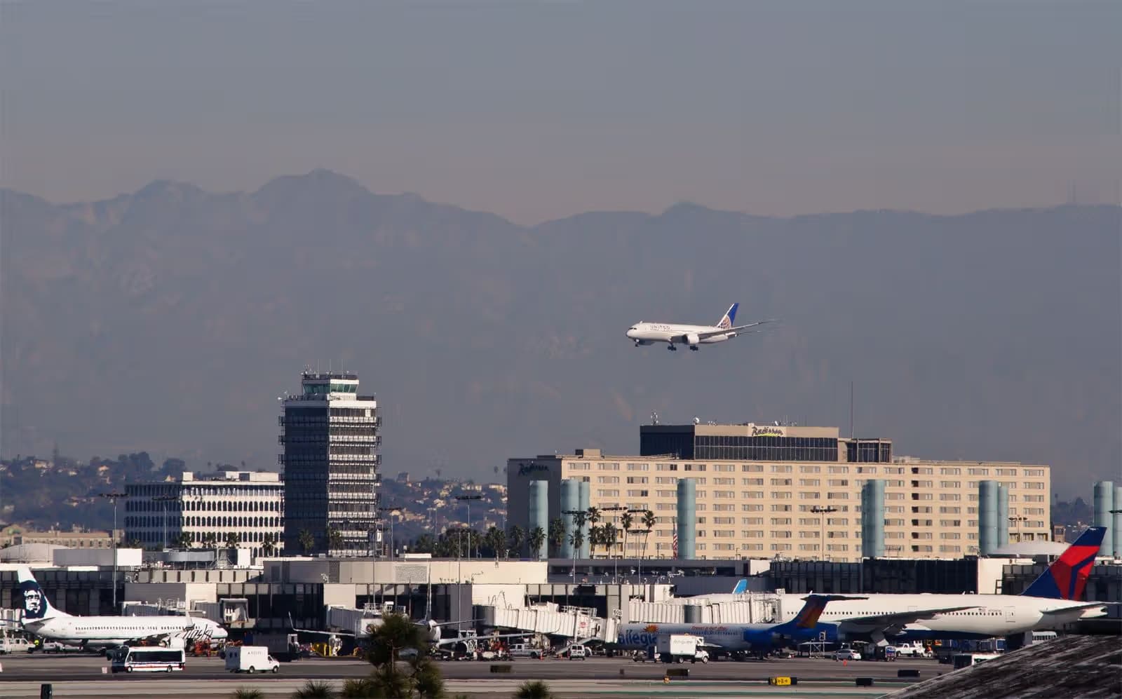 N26906 — Boeing