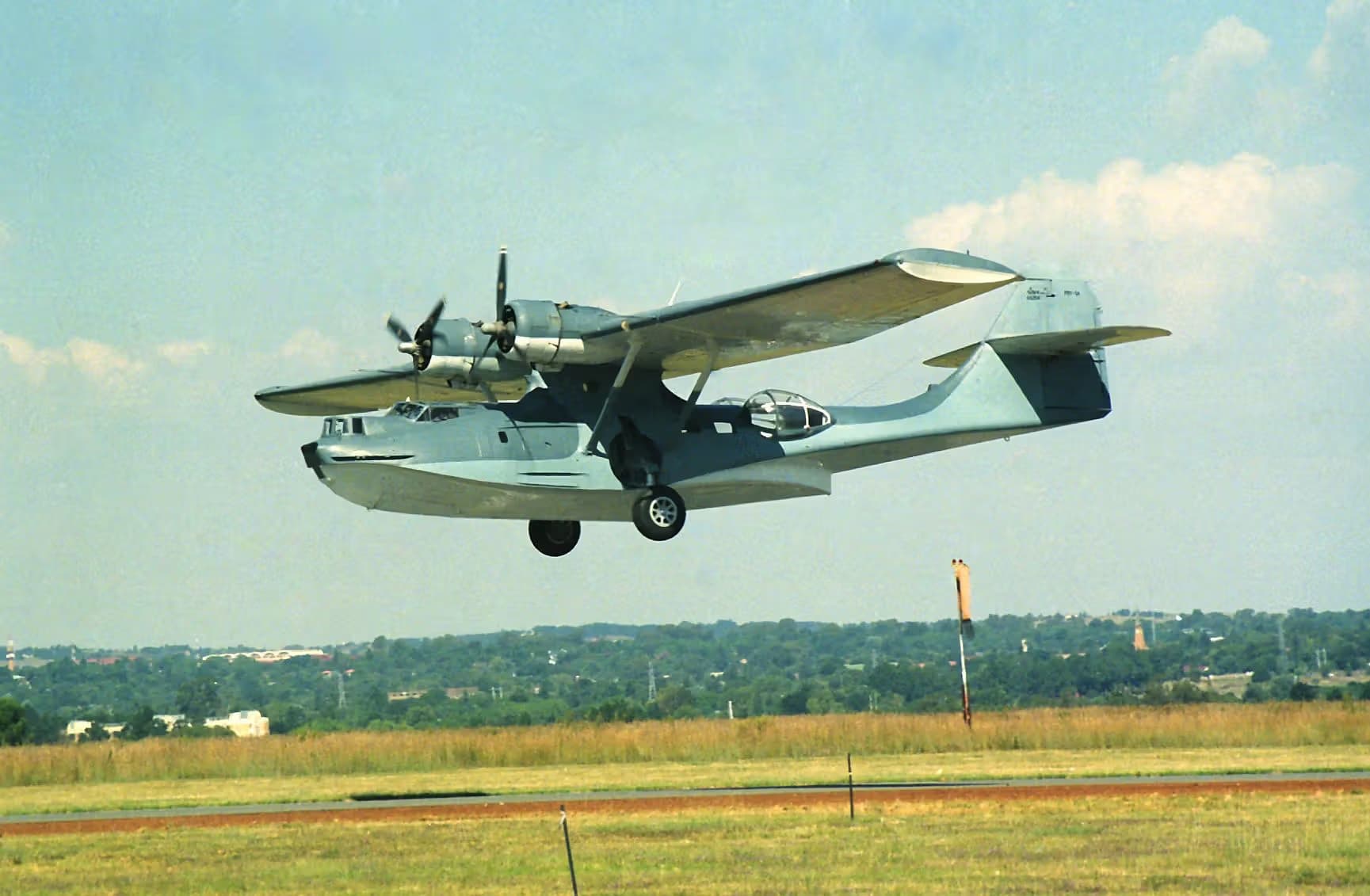 N9521C — Twin-engine aircraft