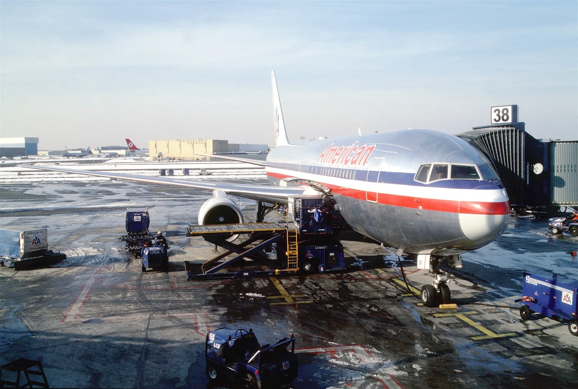 N321AA — Boeing
