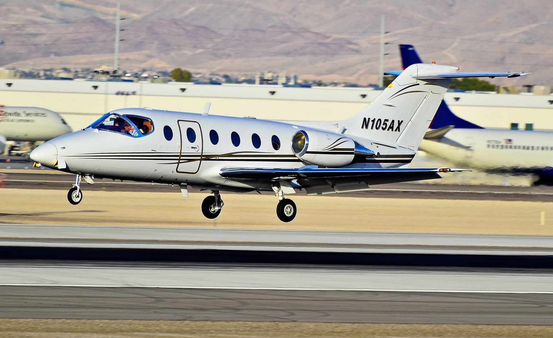 N105AX — Business jet