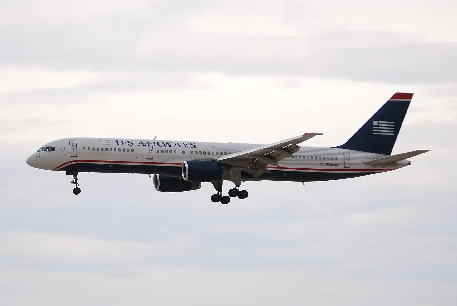 N918UW — Twin-engine aircraft