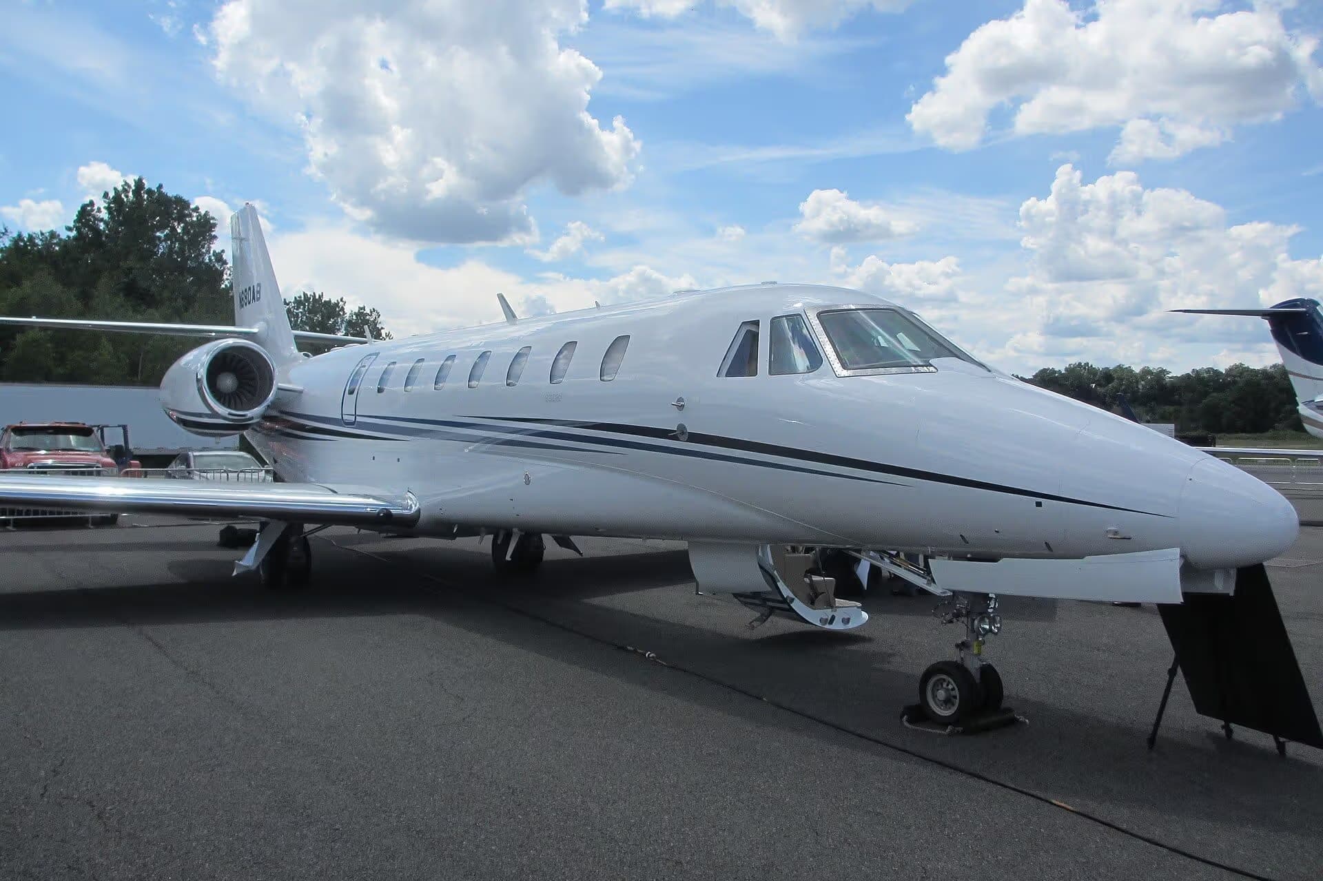 N680AB — Business jet