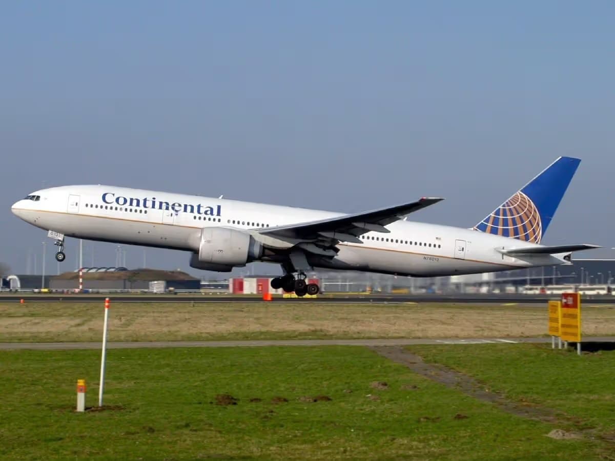 N78013 — Boeing