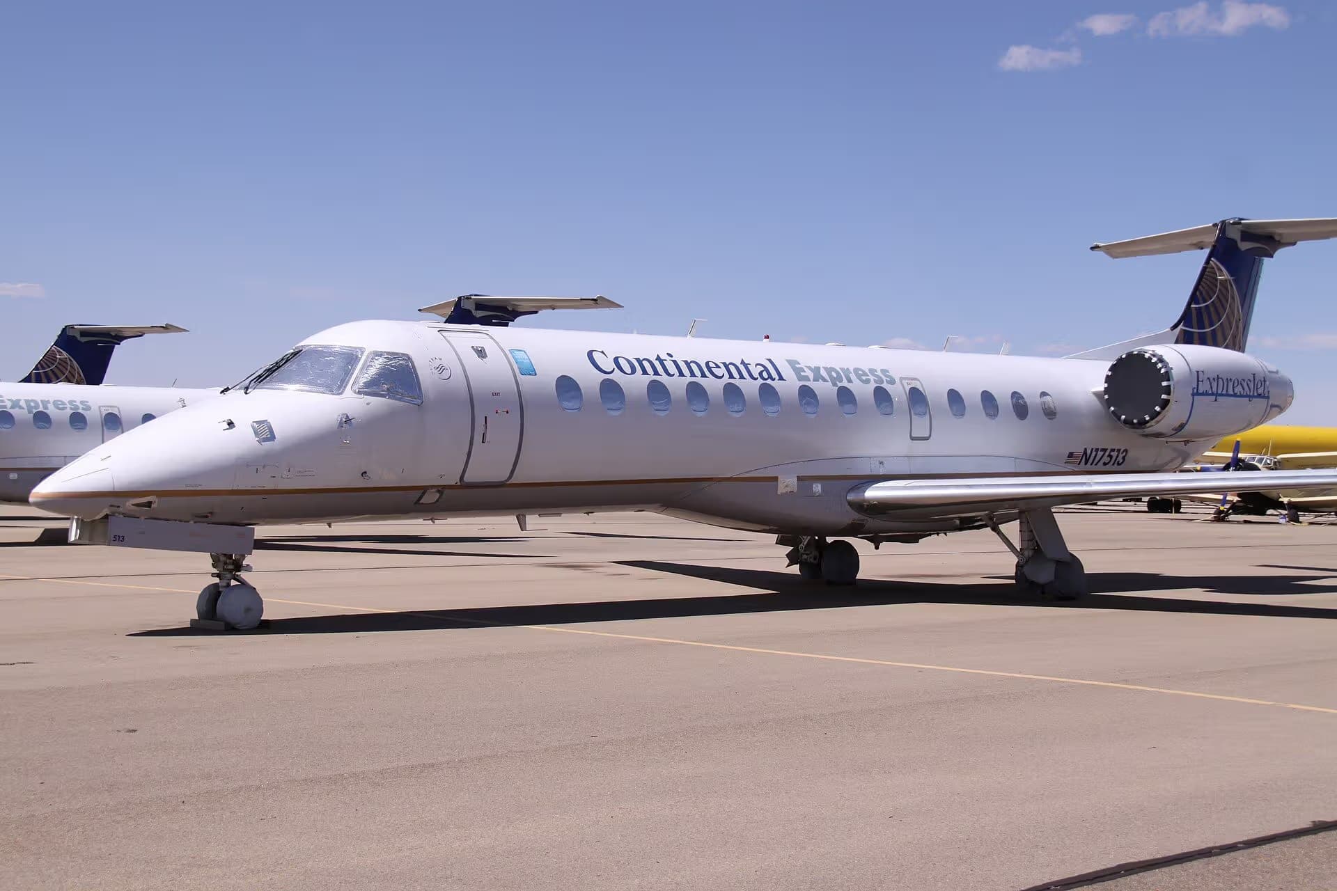 N17513 — Embraer