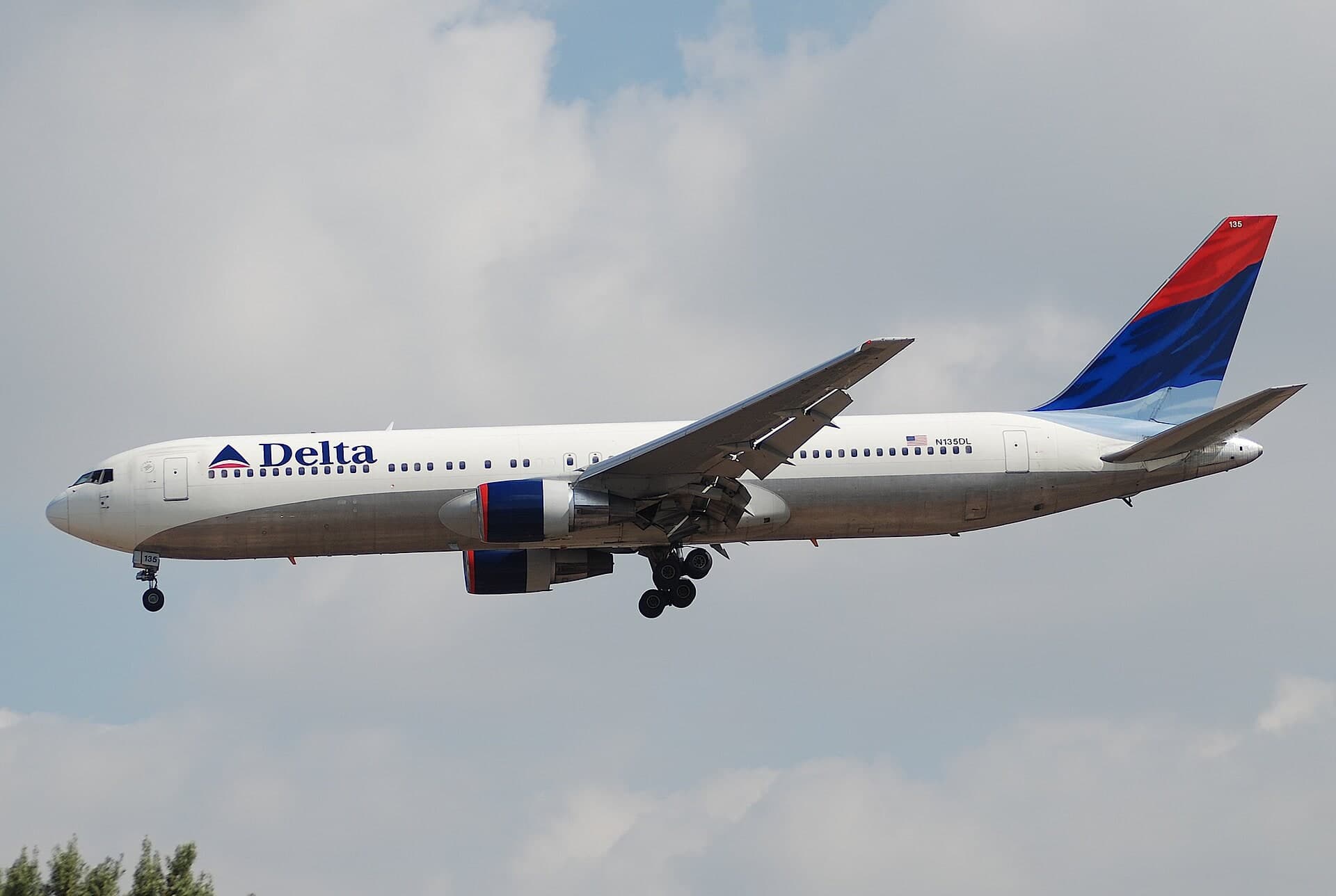 N135DL — Boeing