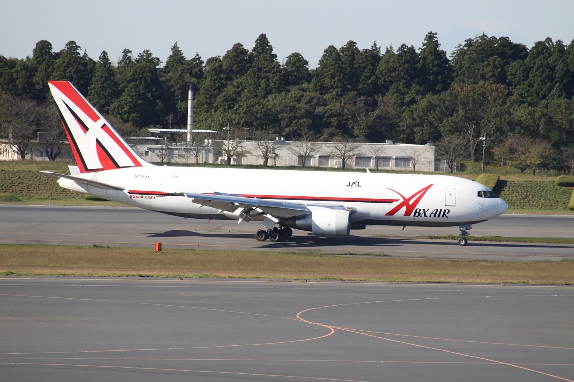 N745AX — Twin-engine aircraft