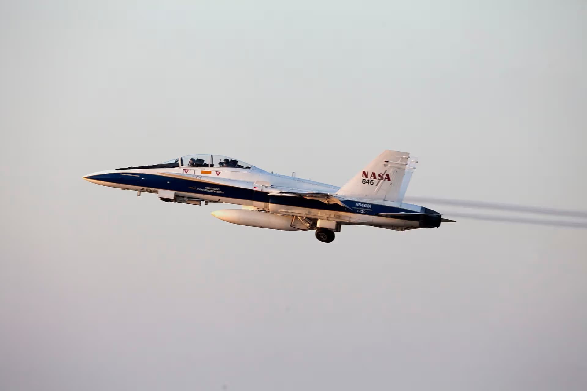 N846NA — Twin-engine aircraft