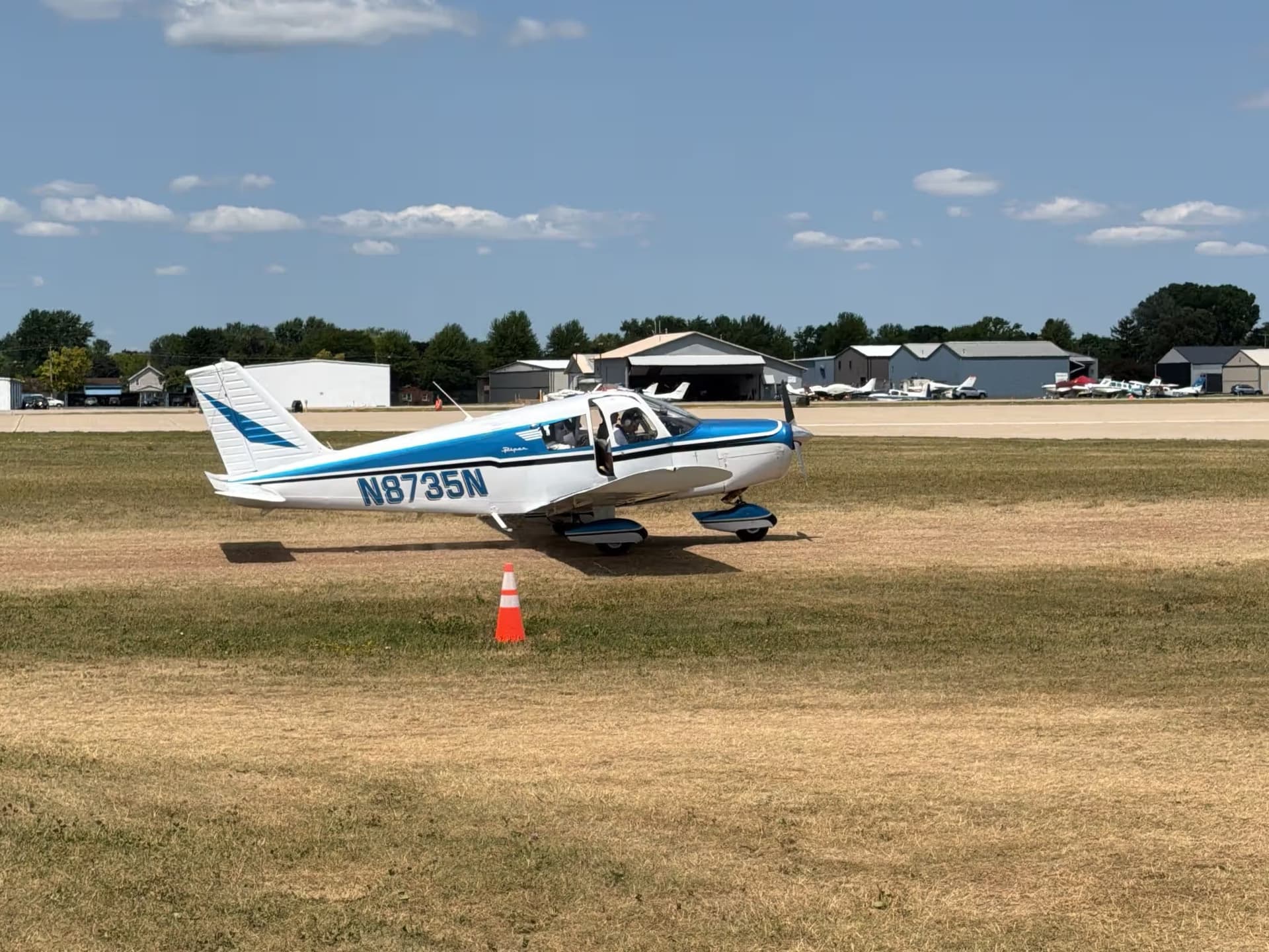 N8735N — 1969 Piper PA-28-140 at Wittman Regional Airport