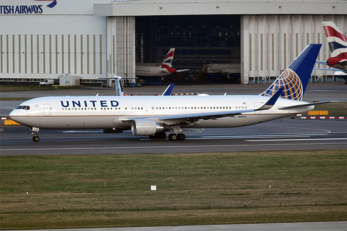 N685UA — Boeing