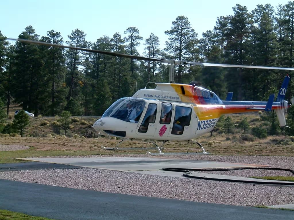 N38885 — Helicopter