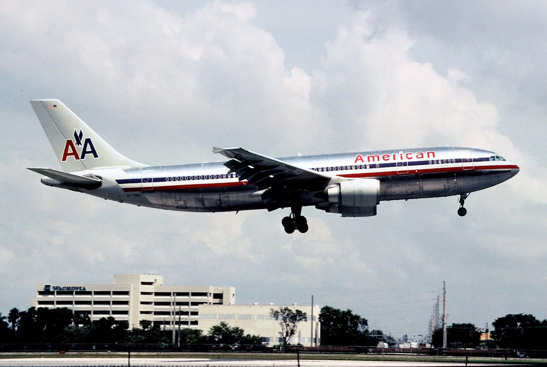 N77080 — Twin-engine aircraft