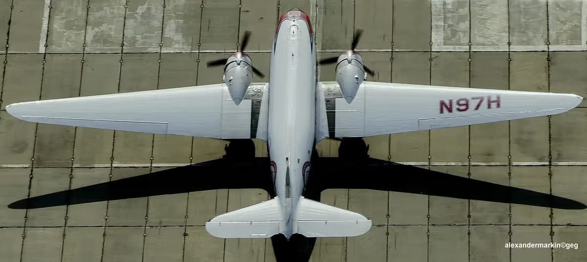 N97H — Twin-engine aircraft