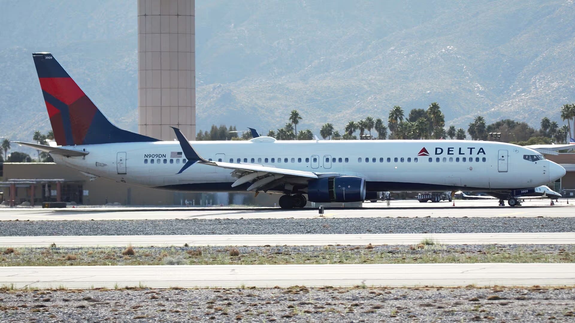 N909DN — Boeing