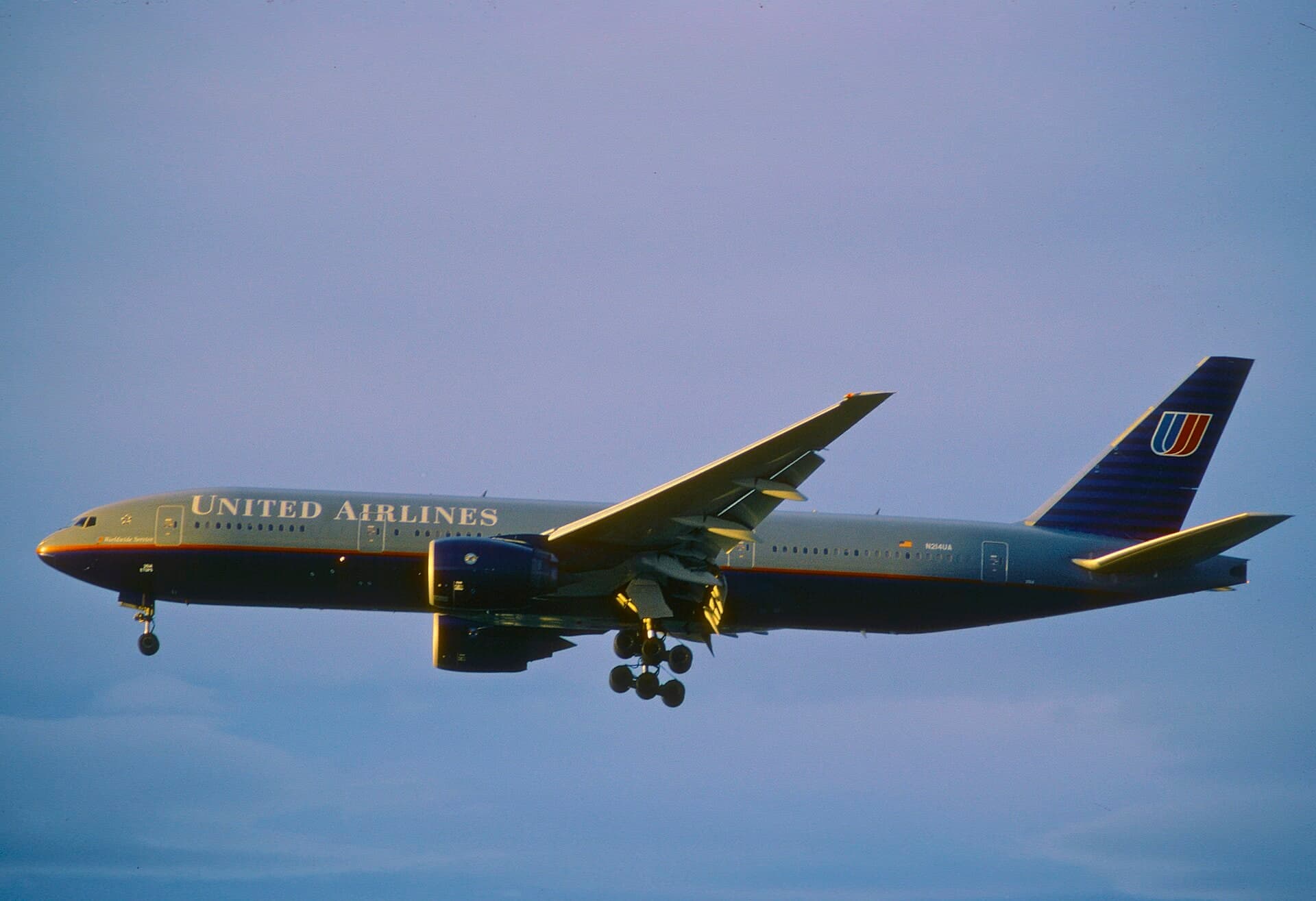 N214UA — Boeing