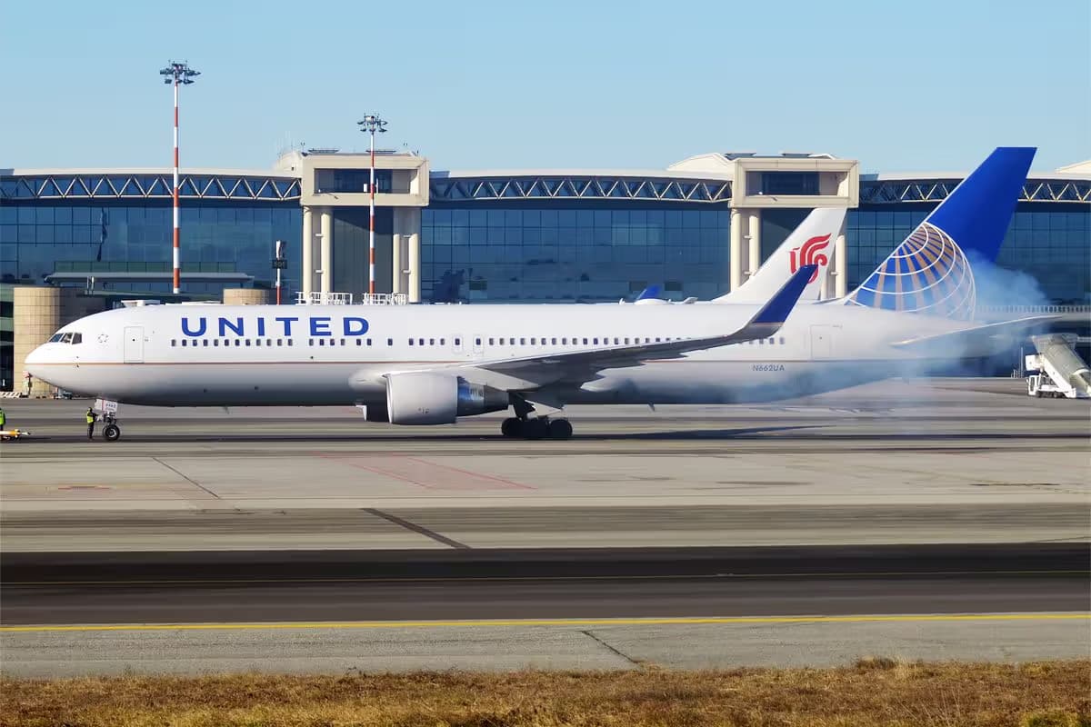 N662UA — Boeing