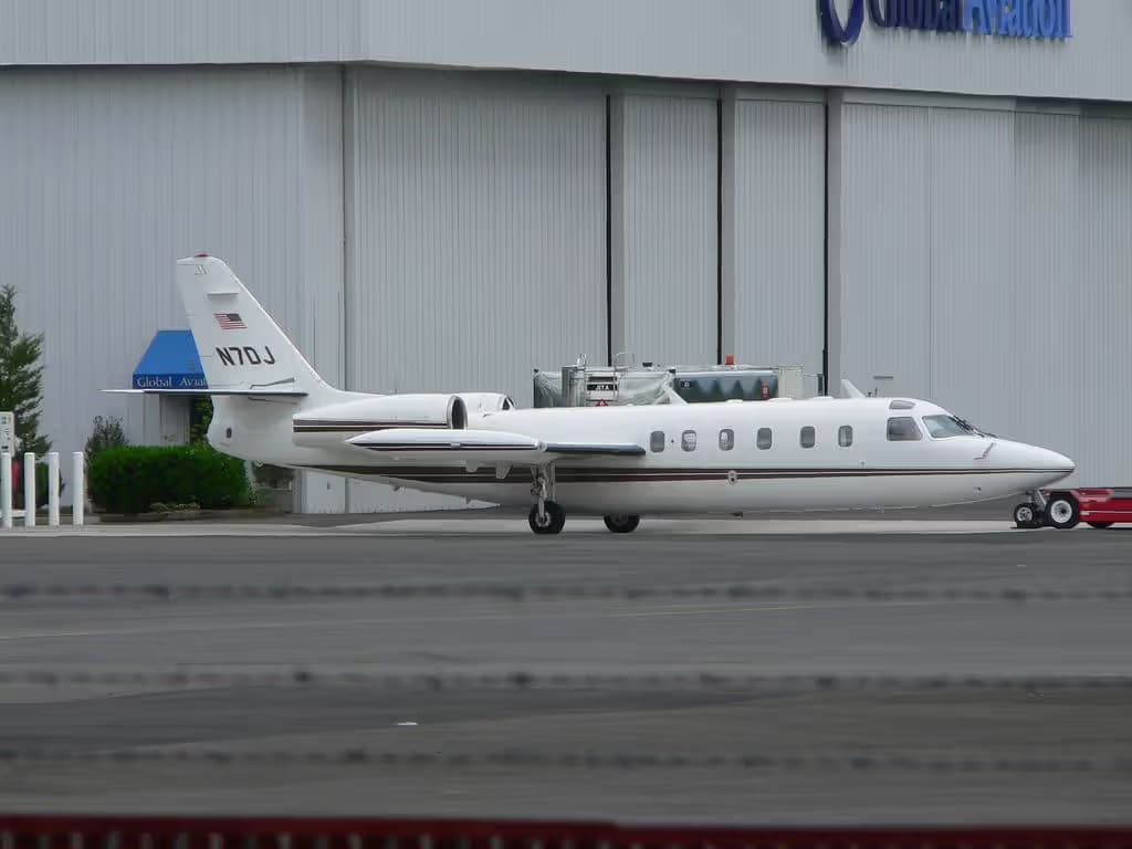 N7DJ — Business jet