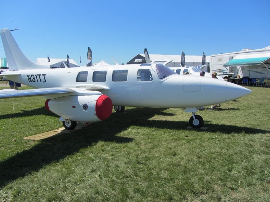 N31TT — Twin-engine aircraft