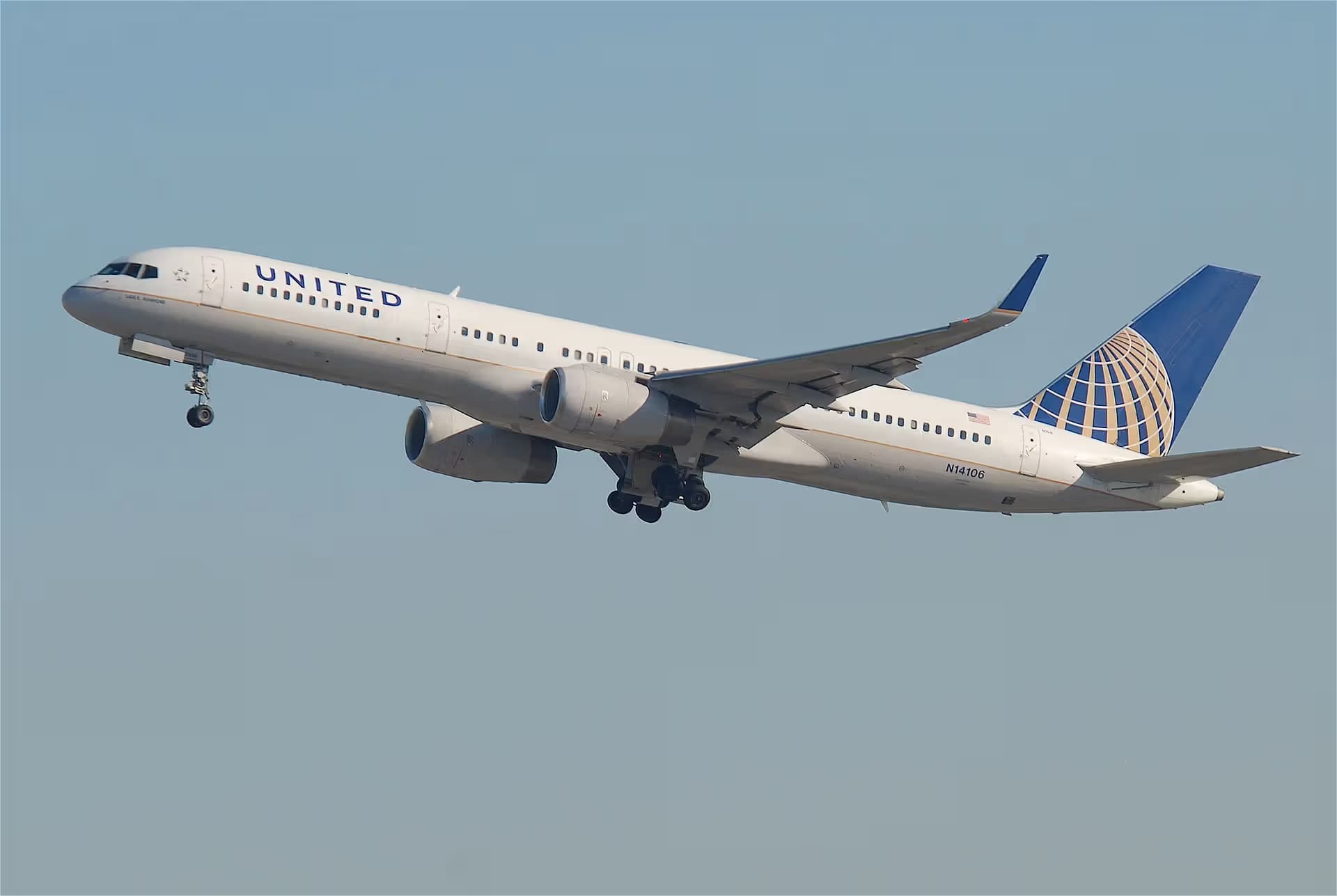 N14106 — Twin-engine aircraft