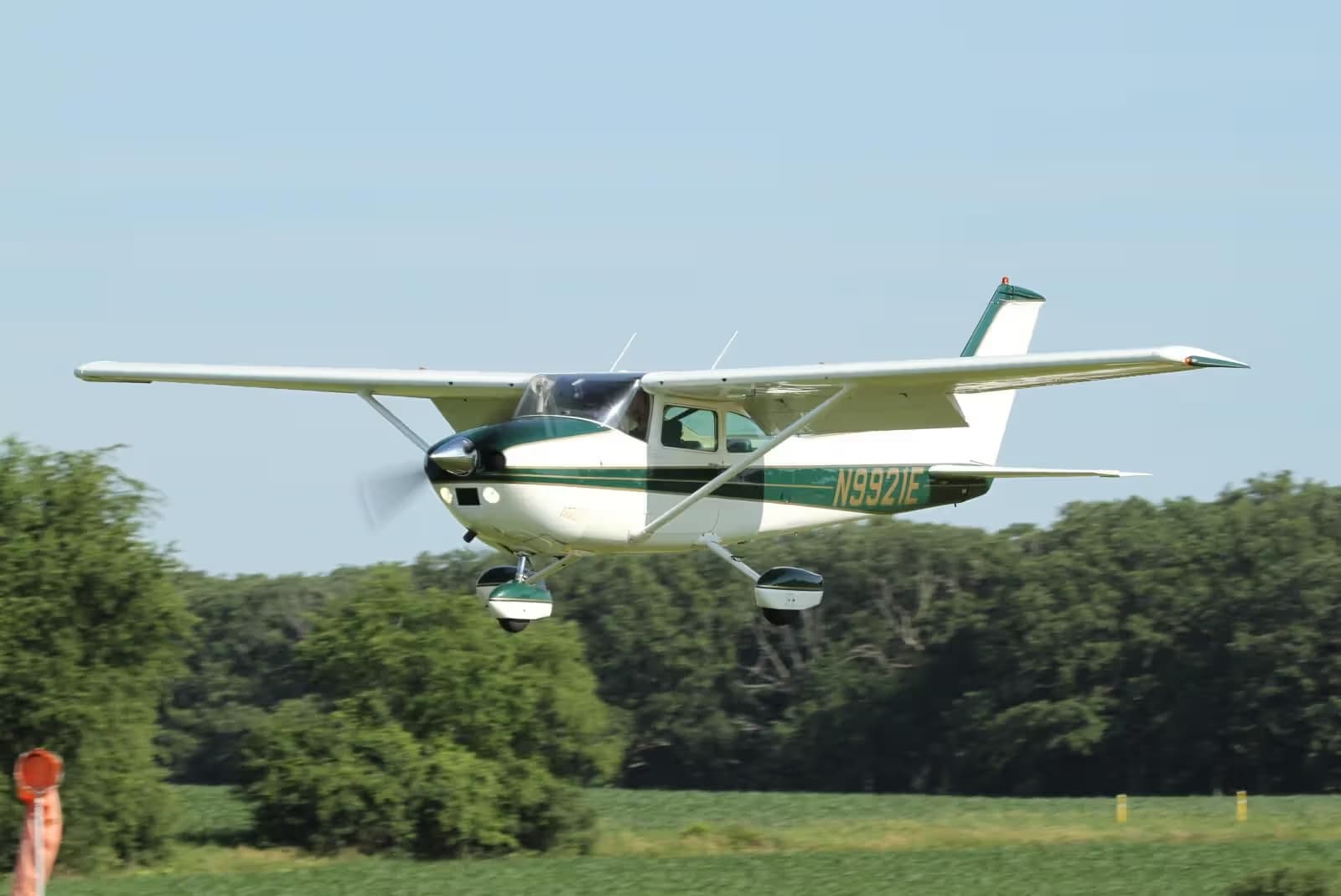 N9921E — Cessna
