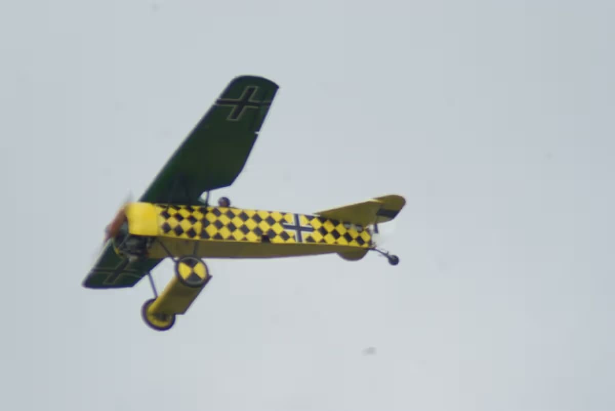 Unidentified — Single-engine aircraft