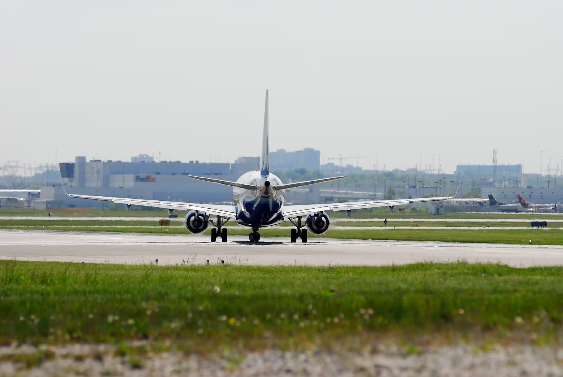 N646RW — Twin-engine aircraft