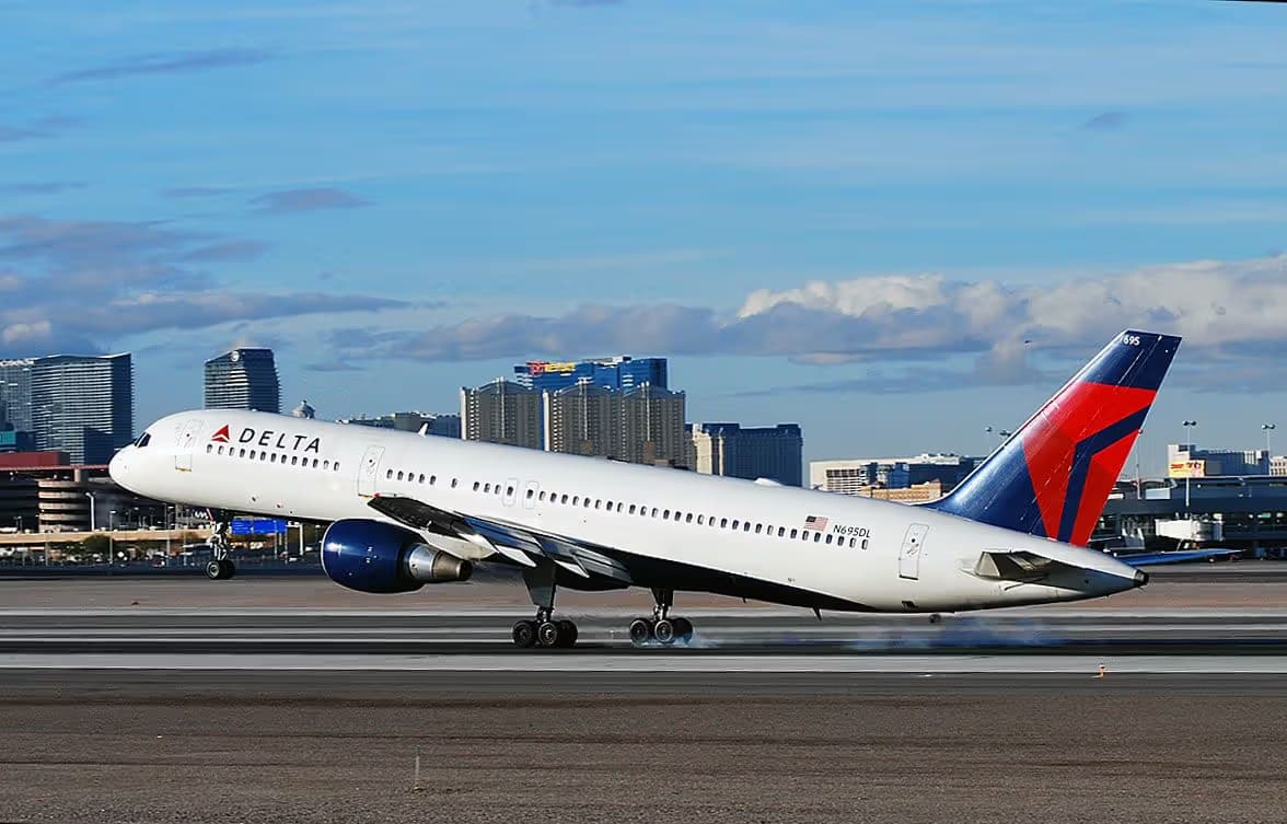 N695DL — Boeing