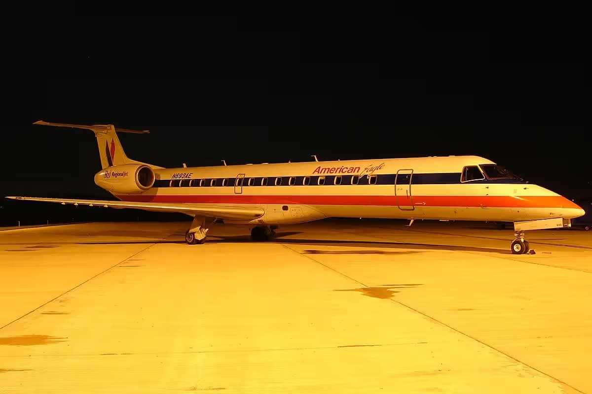 N693AE — Embraer