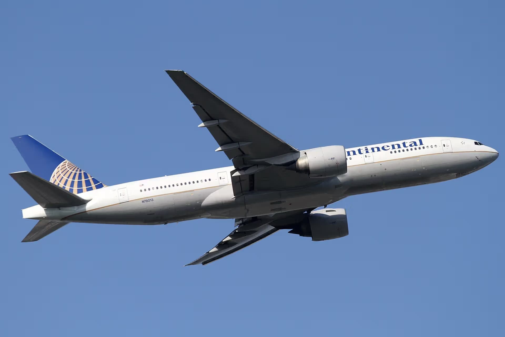 N78013 — Boeing