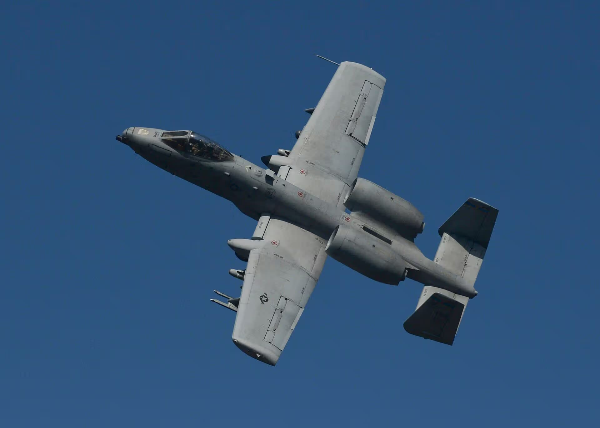 Unidentified — Twin-engine aircraft