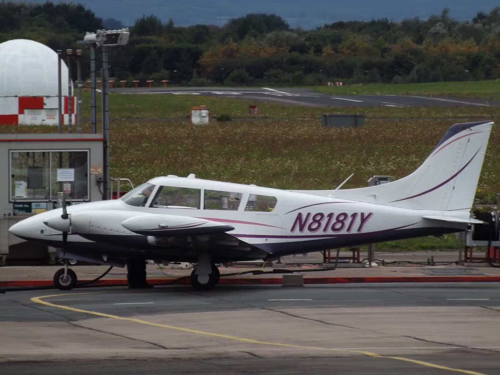 N8181Y — Twin-engine aircraft