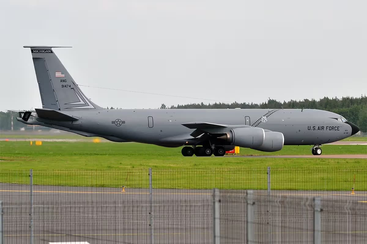 Unidentified — Boeing