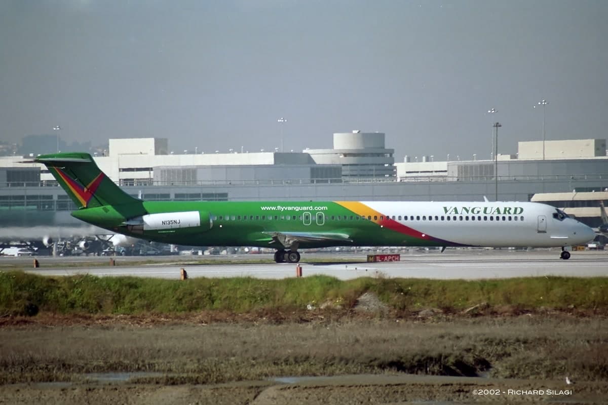 N135NJ — Douglas