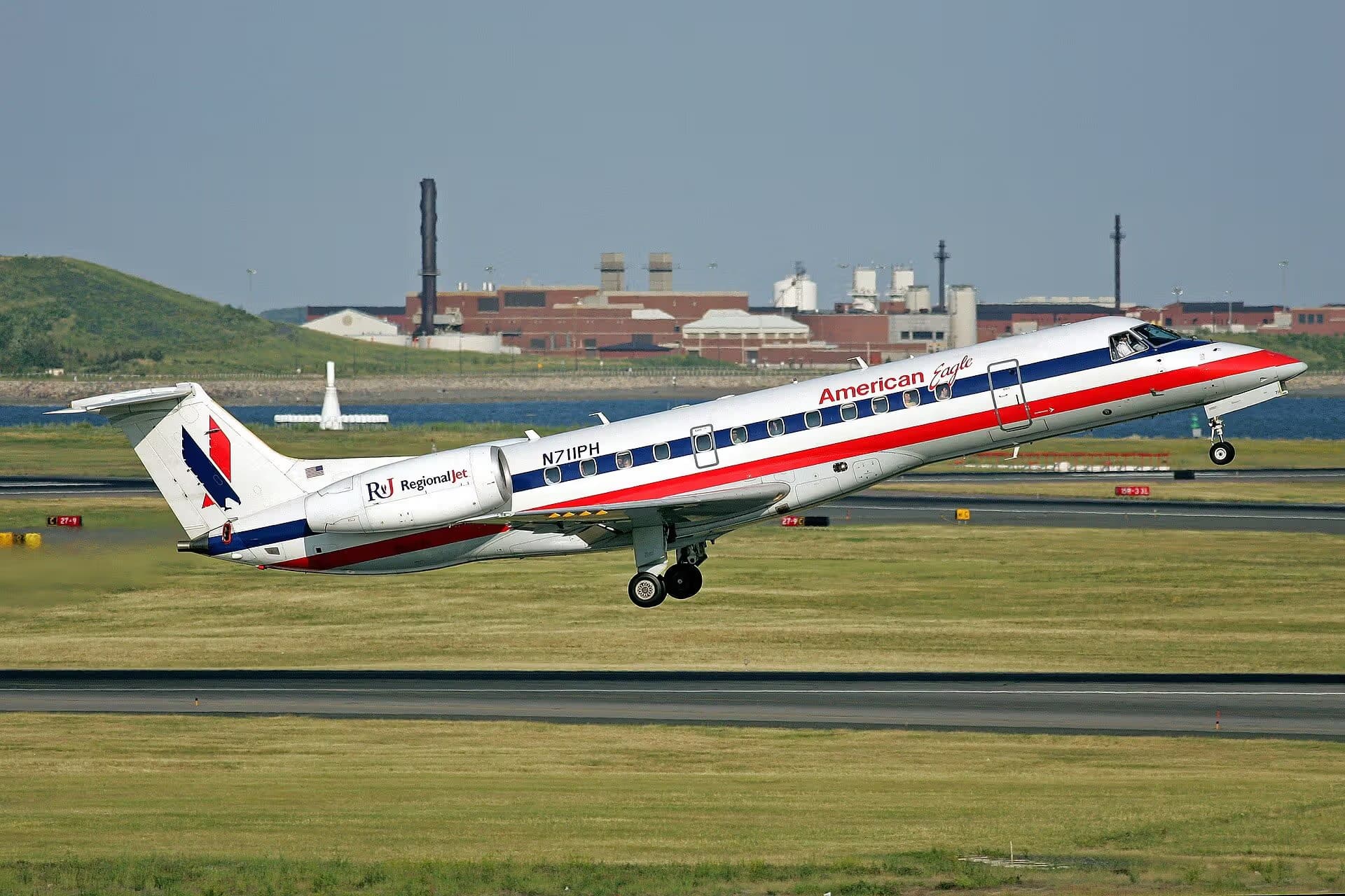 N711PH — Twin-engine aircraft