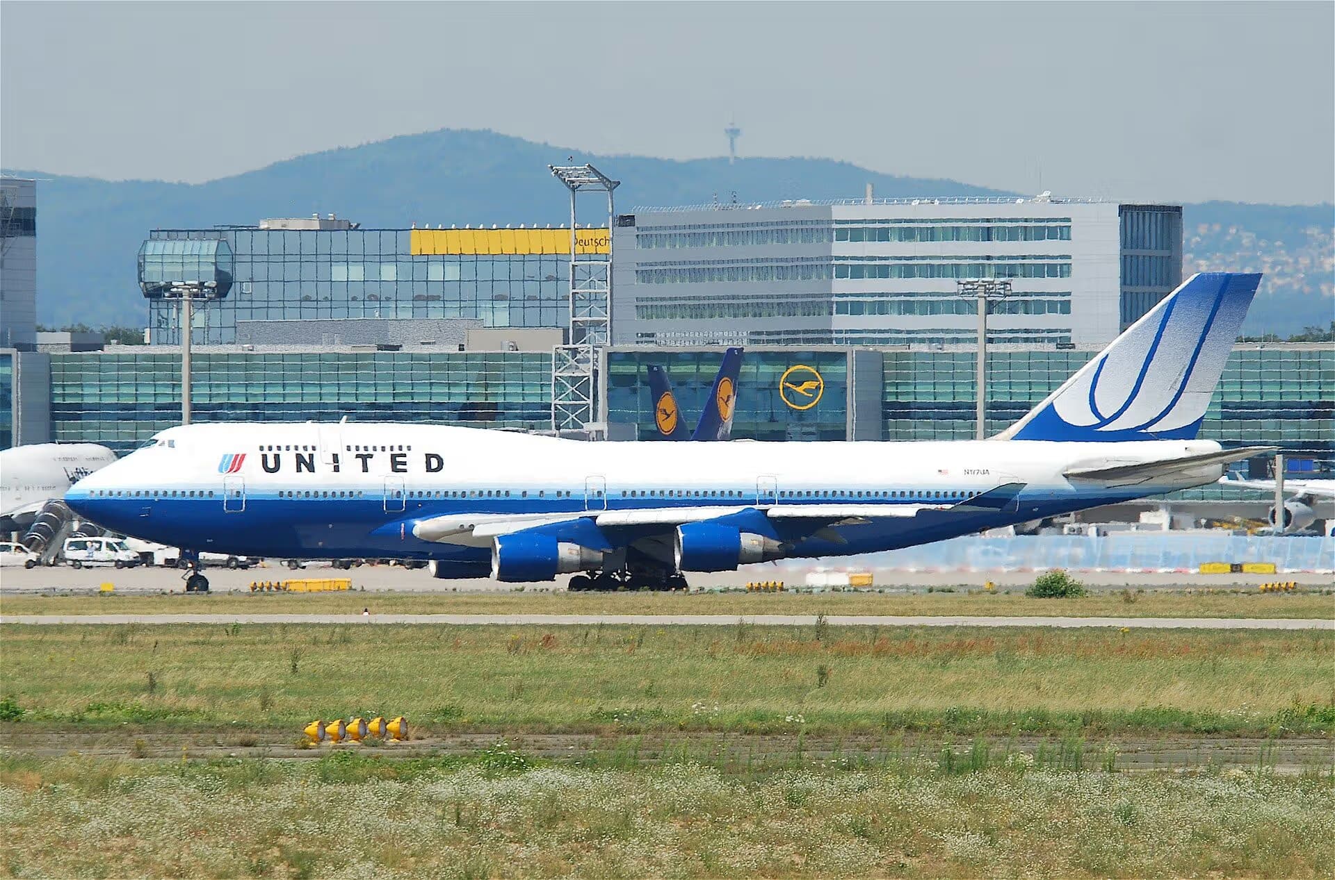 N177UA — Boeing