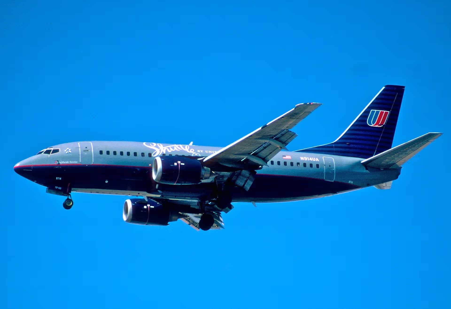 N914UA — Twin-engine aircraft