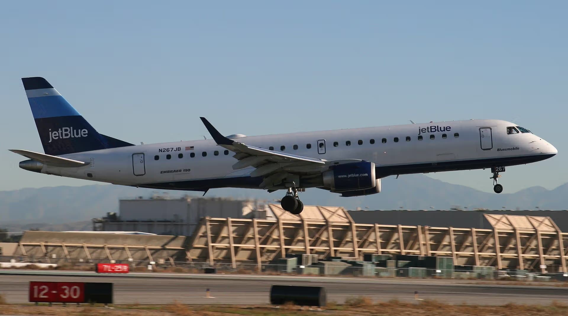 N267JB — Embraer